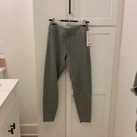 lululemon athletica Pants - lululemon NWT Engineered Warmth Jogger size 8